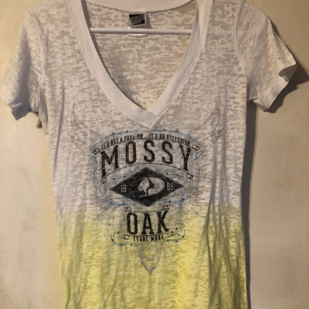 T-shirt lightly worn